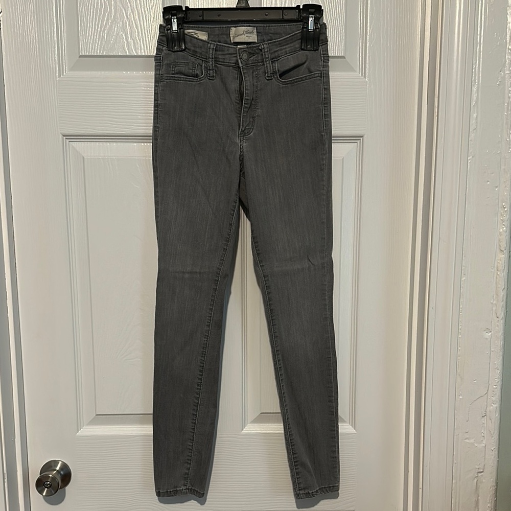 Universal Thread Gray Skinny Jeans High-Rise Stretchy Fit